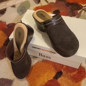 BASS Dolley cushion step clogs